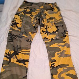 Camo cargo pant (price is for your choice of 1 of 3)